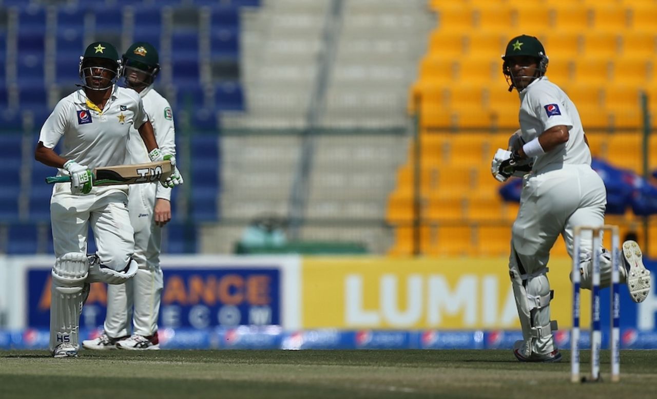 Younis Khan and Misbah-ul-Haq took Pakistan past 400, Pakistan v Australia, 2nd Test, Abu Dhabi, 2nd day, October 31, 2014