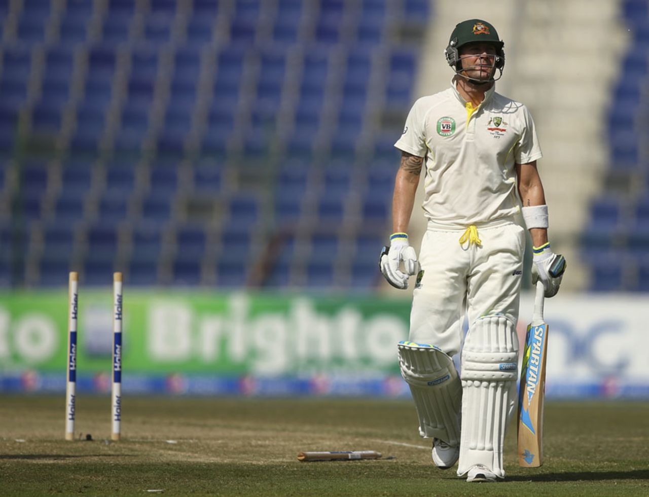 Michael Clarke lost his middle stump on 47, Pakistan v Australia, 2nd Test, Abu Dhabi, 3rd day, November 1, 2014
