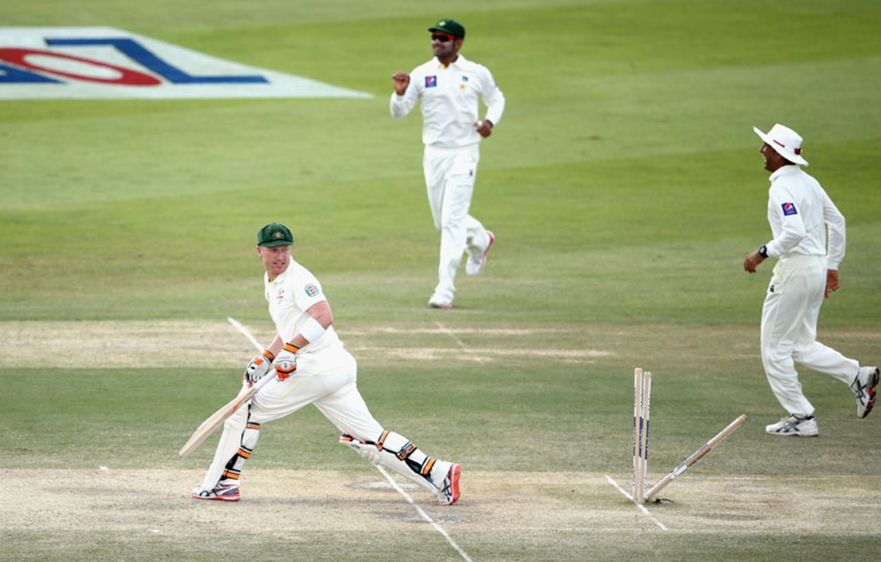 Brad Haddin looks back to see his middle stump uprooted, Pakistan v Australia, 2nd Test, Abu Dhabi, 3rd day, November 1, 2014