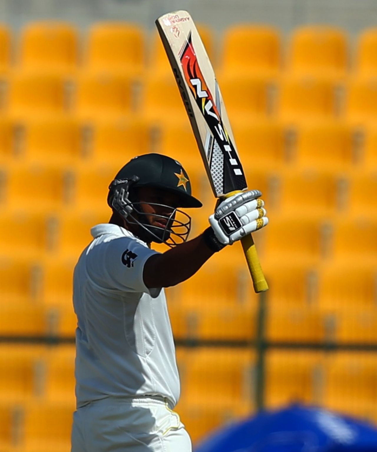 Azhar Ali brings up his half-century, Pakistan v Australia, 2nd Test, Abu Dhabi, 4th day, November 2, 2014