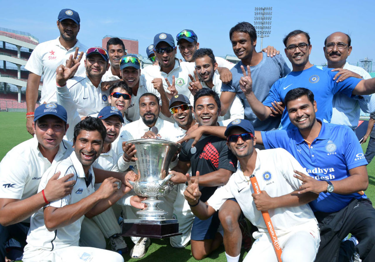 The Central Zone team celebrate their win over South Zone, Central Zone v South Zone, Duleep Trophy 2014-15, final, Delhi, 5th day