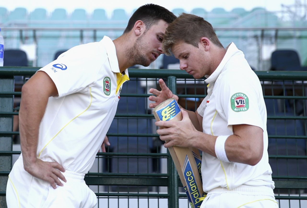 Steven Smith's bat is squarely in focus ahead of the final day, Pakistan v Australia, 2nd Test, Abu Dhabi, 5th day, November 3, 2014