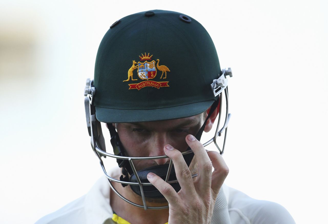Mitchell Marsh dejectedly walks off after being dismissed, Pakistan v Australia, 2nd Test, Abu Dhabi, 5th day, November 3, 2014