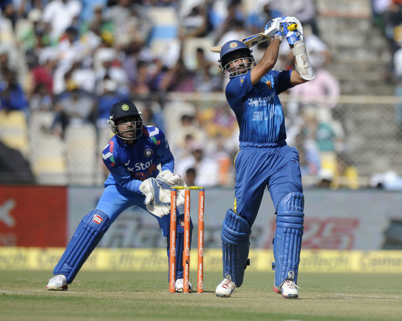 Tillakaratne Dilshan goes on the attack, India v Sri Lanka, 2nd ODI, Ahmedabad, November 6, 2014