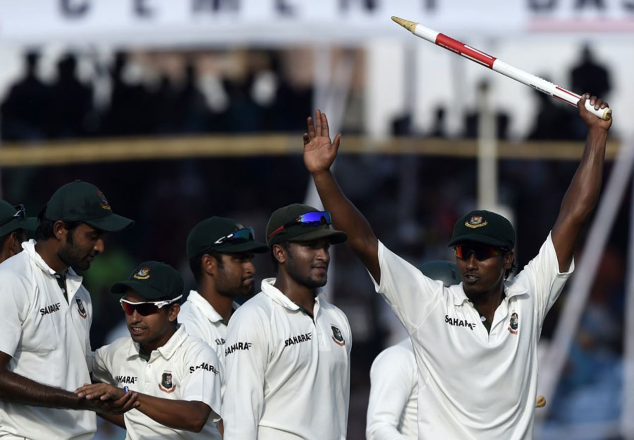 Shakib Al Hasan looks on as Rubel Hossain acknowledges the crowd, Bangladesh v Zimbabwe, 2nd Test, Khulna, 5th day, November 7, 2014