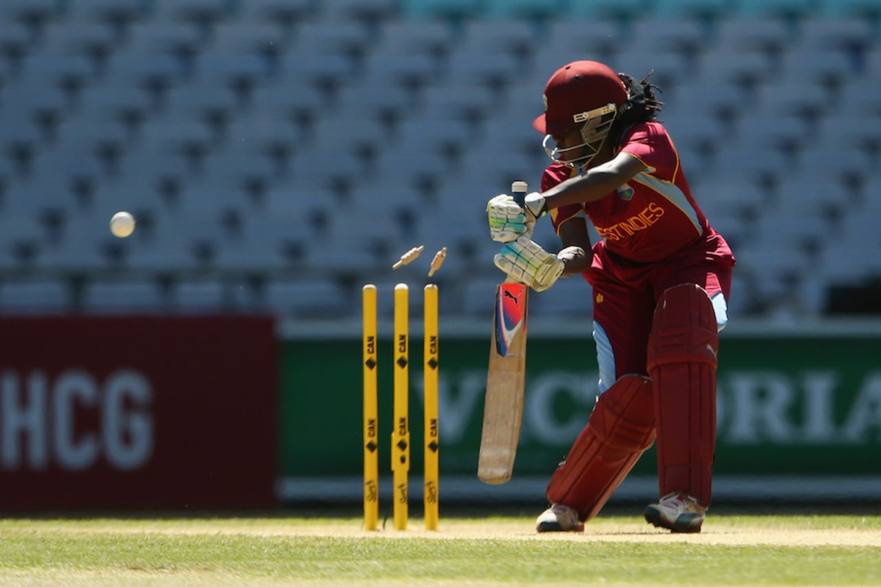 Stafanie Taylor was bowled in the second over, Australia v West Indies, 4th women's T20, Sydney, November 9, 2014