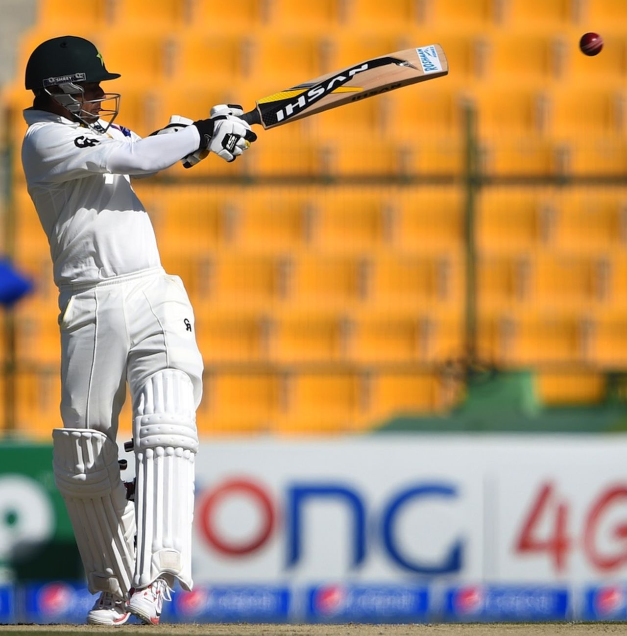 Mohammad Hafeez pulls, Pakistan v New Zealand, 1st Test, Abu Dhabi, 1st day, November 9, 2014