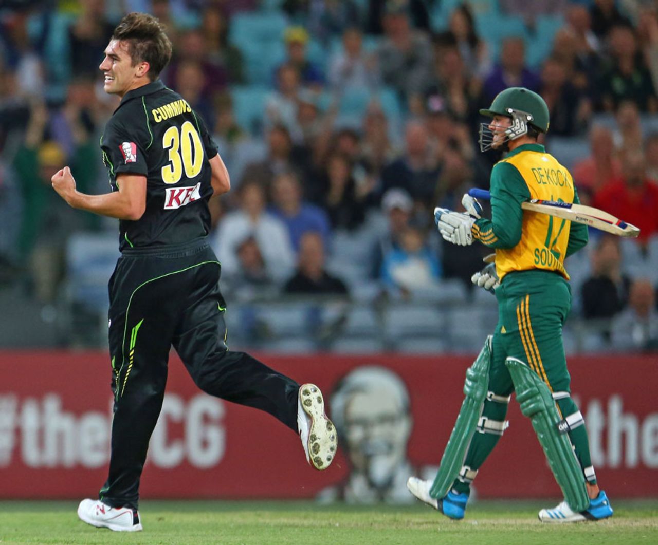 Pat Cummins celebrates after dismissing Quinton de Kock, Australia v South Africa, 3rd Twenty20, Sydney, November 9, 2014