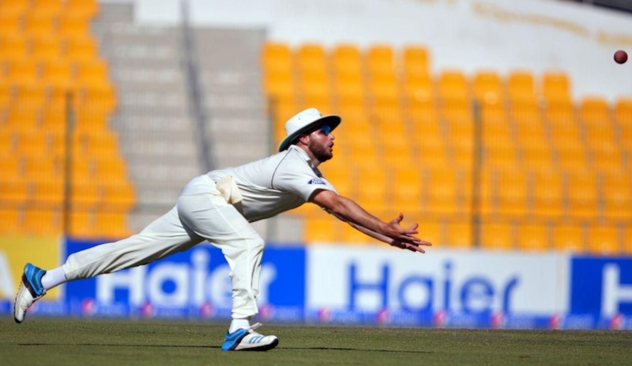 Mark Craig drops a catch at point off Misbah-ul-Haq, Pakistan v New Zealand, 1st Test, Abu Dhabi, 2nd day, November 10, 2014