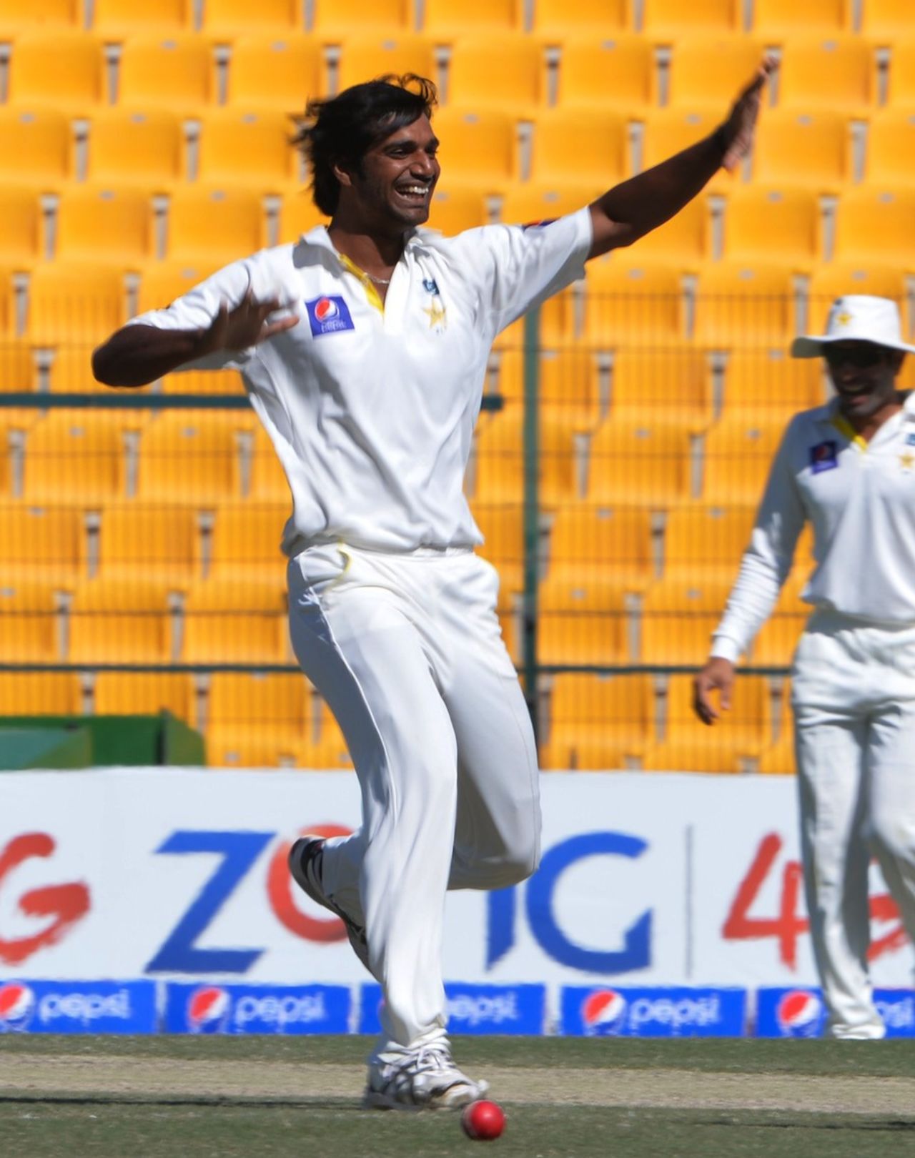 Rahat Ali had figures of 8-7-1-1 at one stage, Pakistan v New Zealand, 1st Test, Abu Dhabi, 3rd day, November 11, 2014
