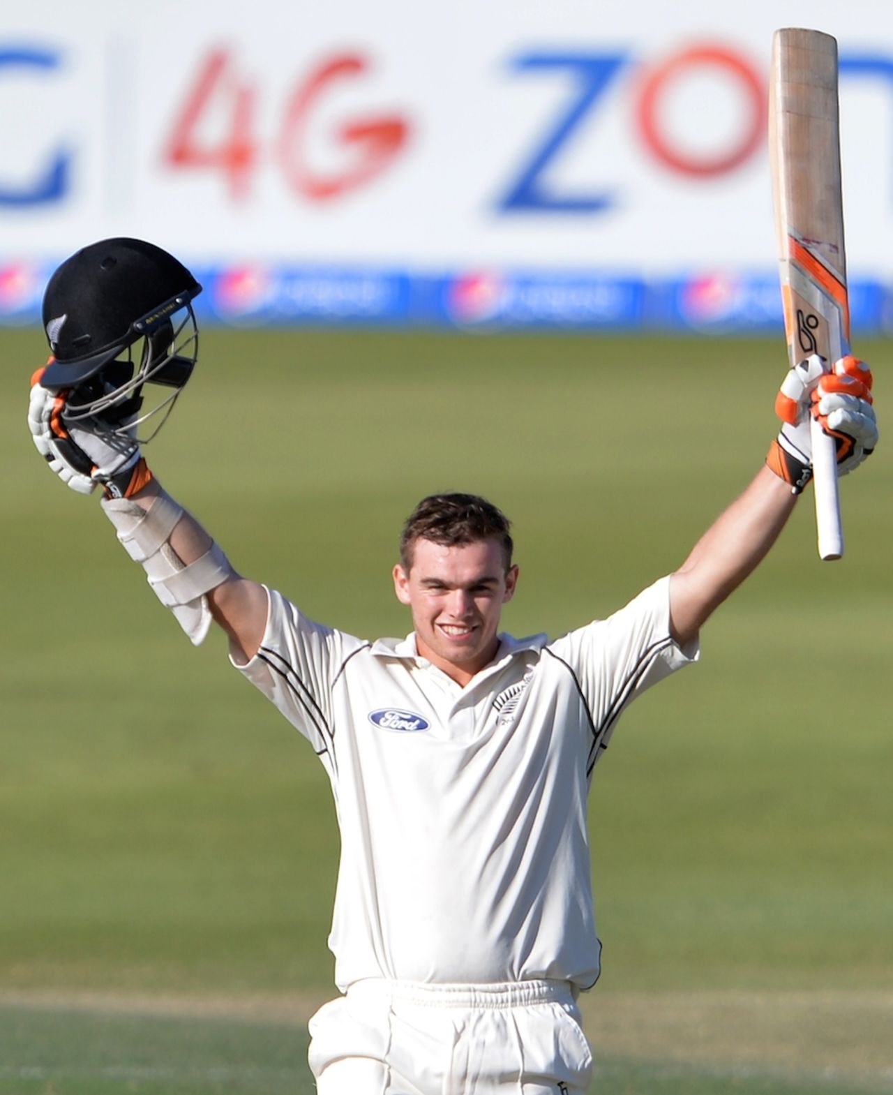 Tom Latham pulls one of the spinners, Pakistan v New Zealand, 1st Test, Abu Dhabi, 3rd day, November 11, 2014