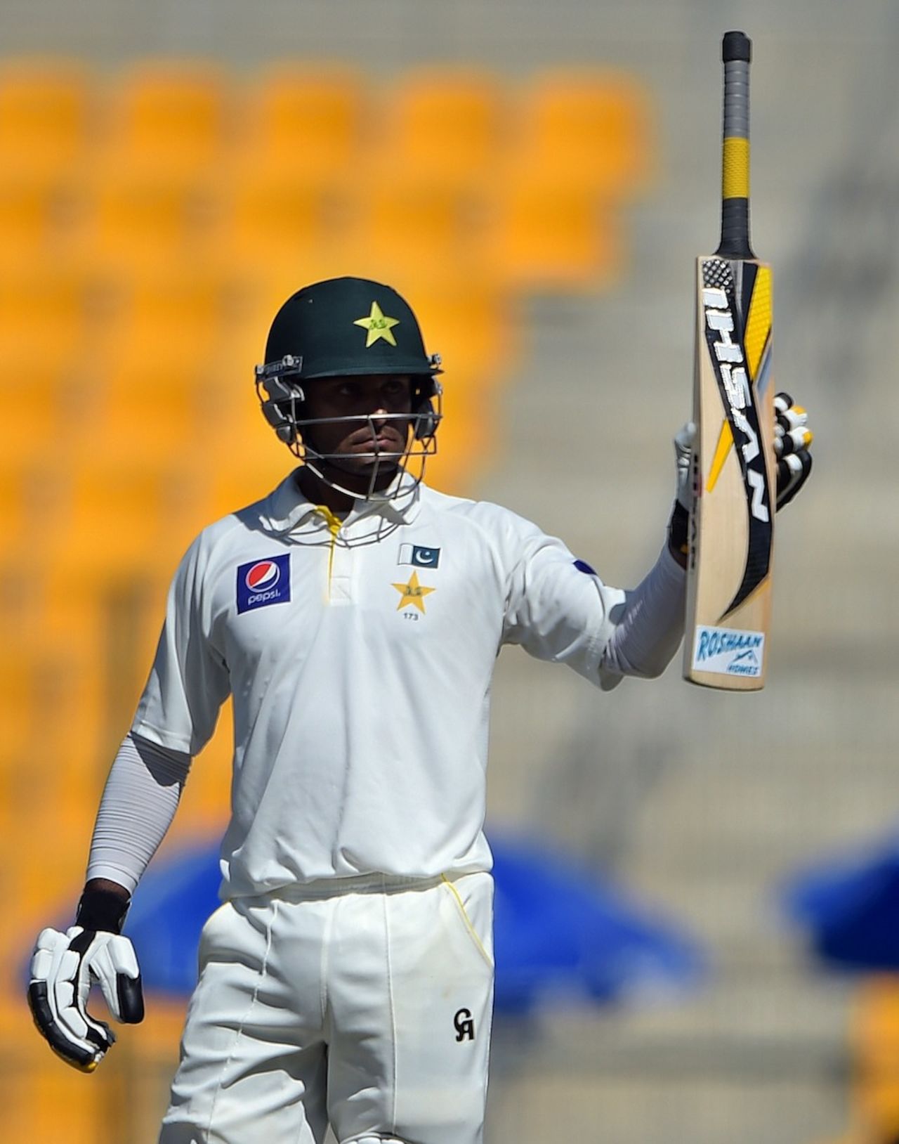 Mohammad Hafeez brings up his fifty, Pakistan v New Zealand, 1st Test, Abu Dhabi, 4th day, November 12, 2014