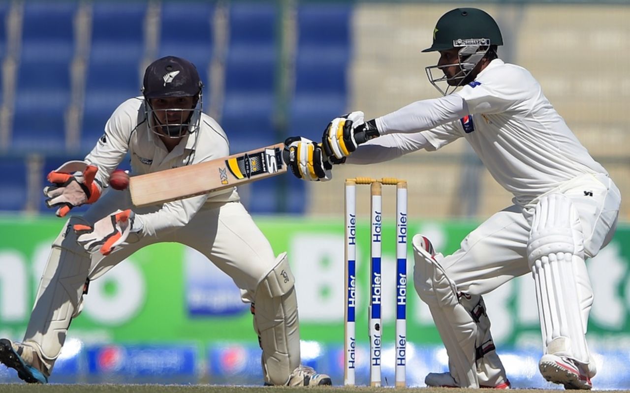 Mohammad Hafeez reaches out to cut, Pakistan v New Zealand, 1st Test, Abu Dhabi, 4th day, November 12, 2014