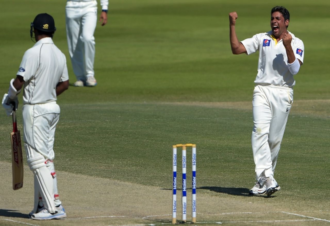 Imran Khan celebrates the final wicket, Pakistan v New Zealand, 1st Test, Abu Dhabi, 5th day, November 13, 2014