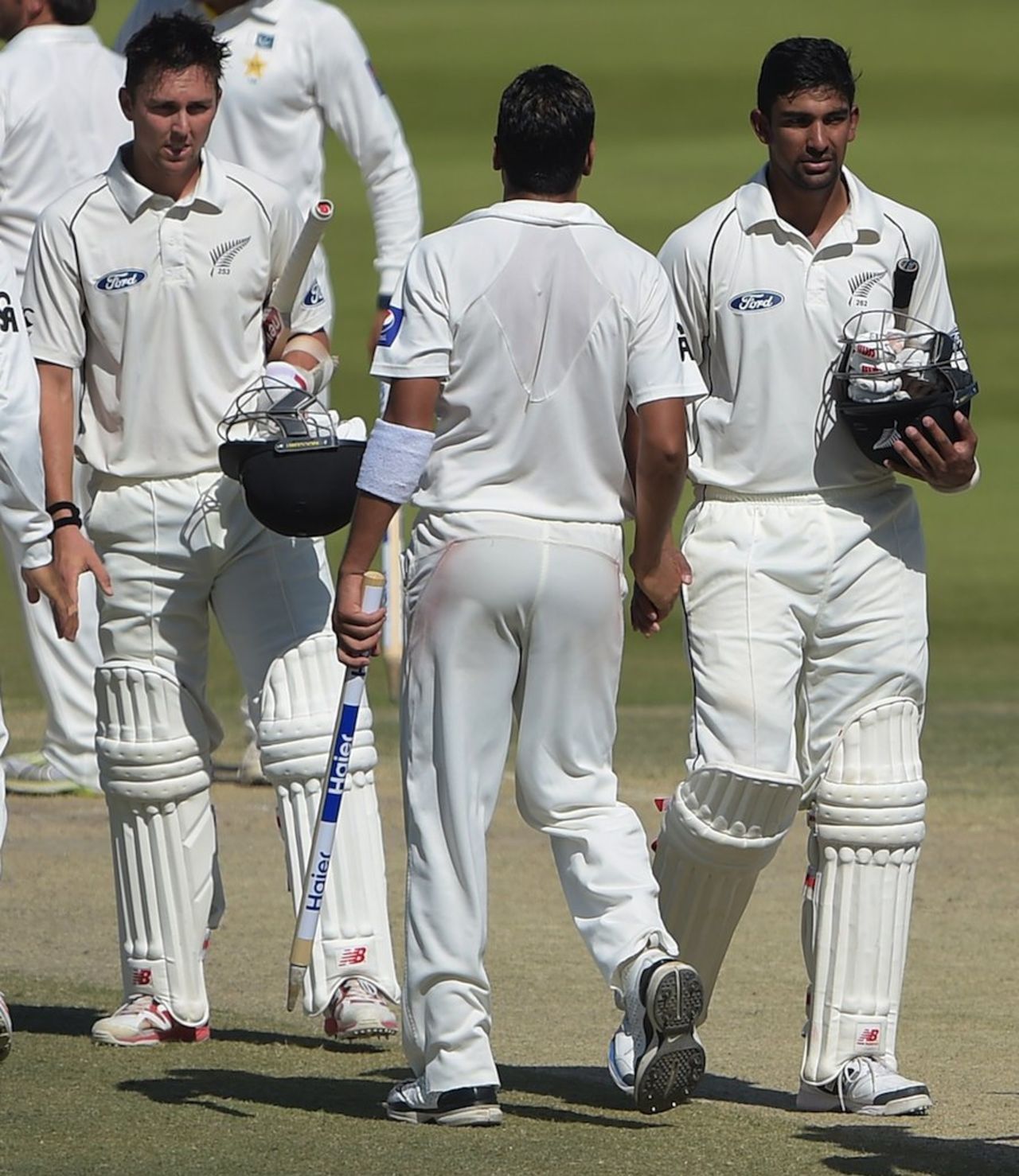 Ish Sodhi and Trent Boult added 54 runs for the last wicket, Pakistan v New Zealand, 1st Test, Abu Dhabi, 5th day, November 13, 2014