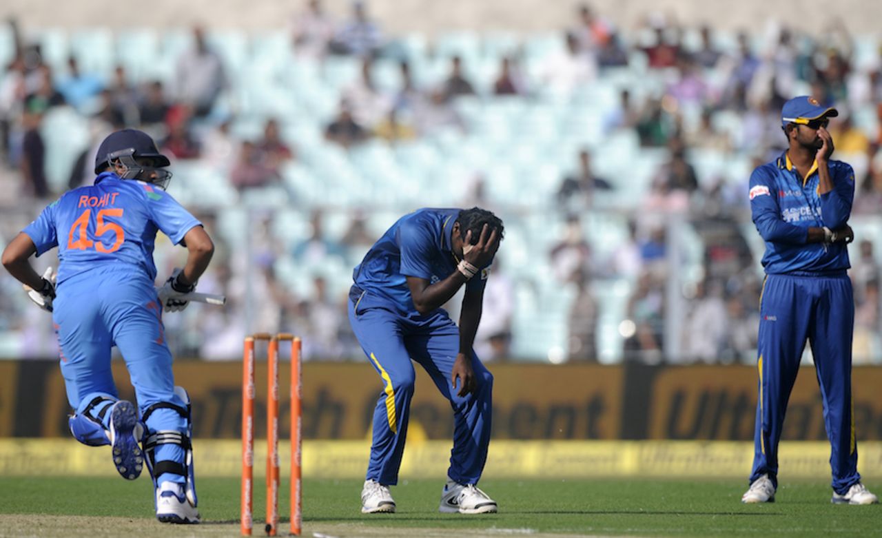 Shaminda Eranga is disappointed as a catch is dropped, India v Sri Lanka, 4th ODI, Kolkata, November 13, 2014