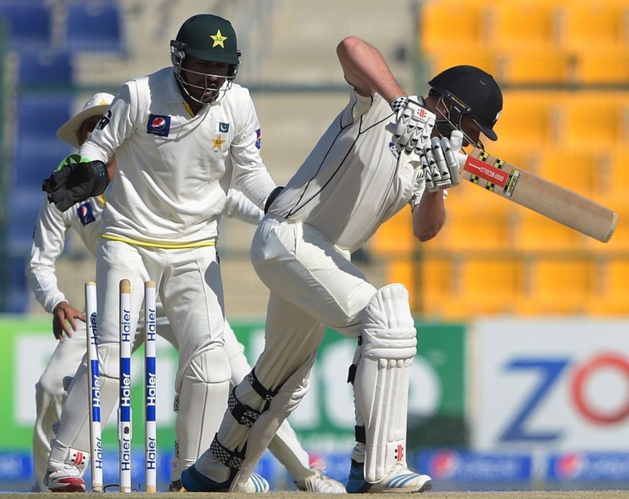Mark Craig was bowled in the second over of the day, Pakistan v New Zealand, 1st Test, Abu Dhabi, 5th day, November 13, 2014