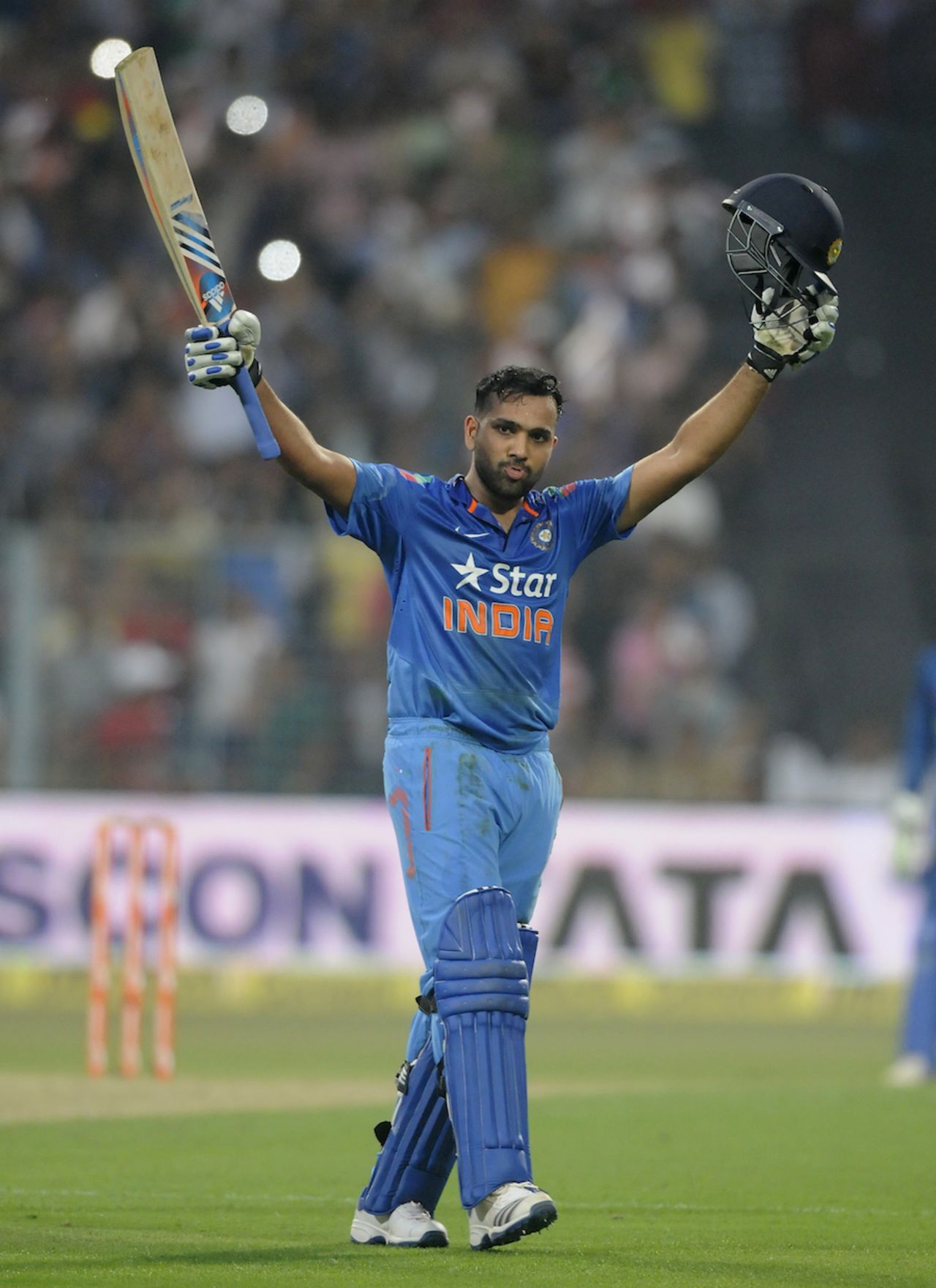 Rohit Sharma acknowledges the crowd after reaching his second double-hundred, India v Sri Lanka, 4th ODI, Kolkata, November 13, 2014