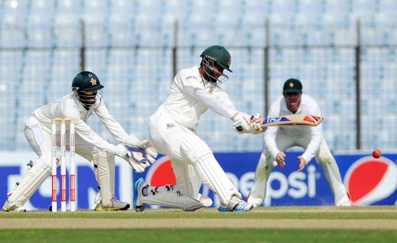 Shakib Al Hasan added a valuable half-century, Bangladesh v Zimbabwe, 3rd Test, 2nd day, Chittagong, November 13, 2014