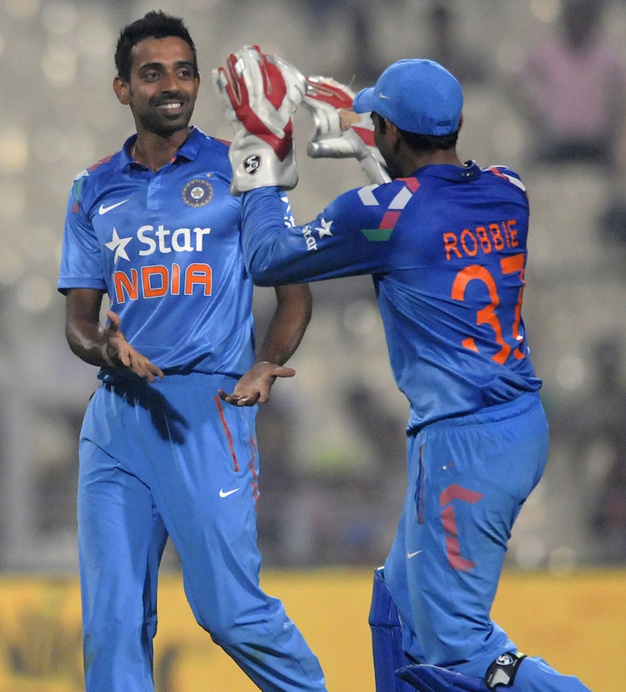 Dhawal Kulkarni finished with 4 for 34, India v Sri Lanka, 4th ODI, Kolkata, November 13, 2014