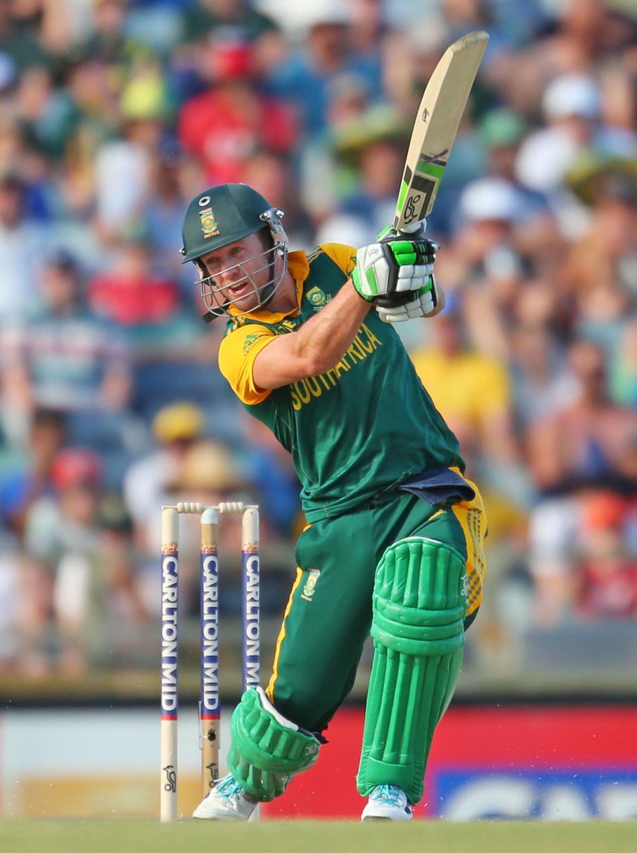 AB de Villiers drives during a rapid 48, Australia v South Africa, 2nd ODI, Perth, November 16, 2014