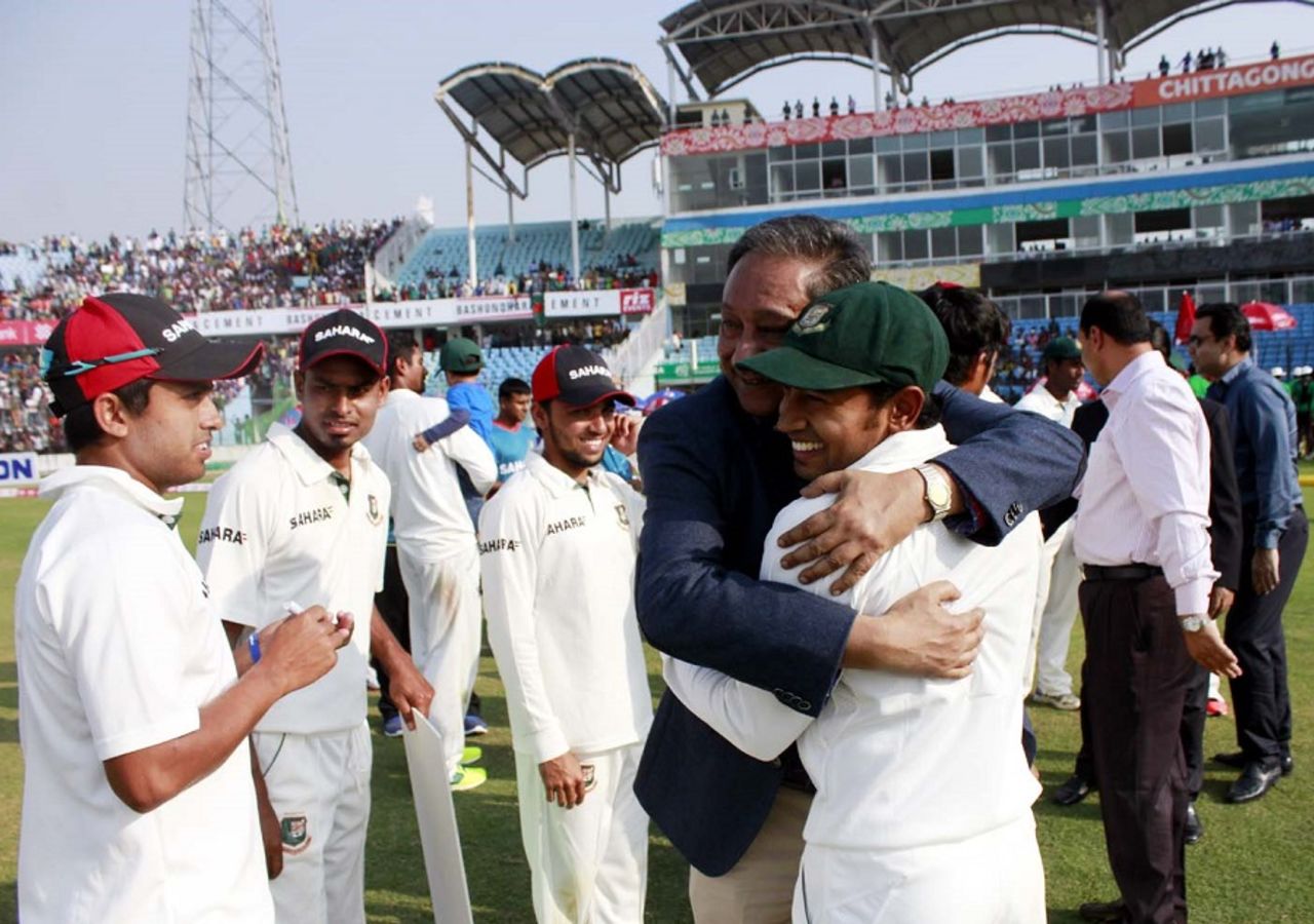 Mushfiqur Rahim gets a hug from BCB president Nazmul Hassan, Bangladesh v Zimbabwe, 3rd Test, Chittagong, 5th day, November 16, 2014