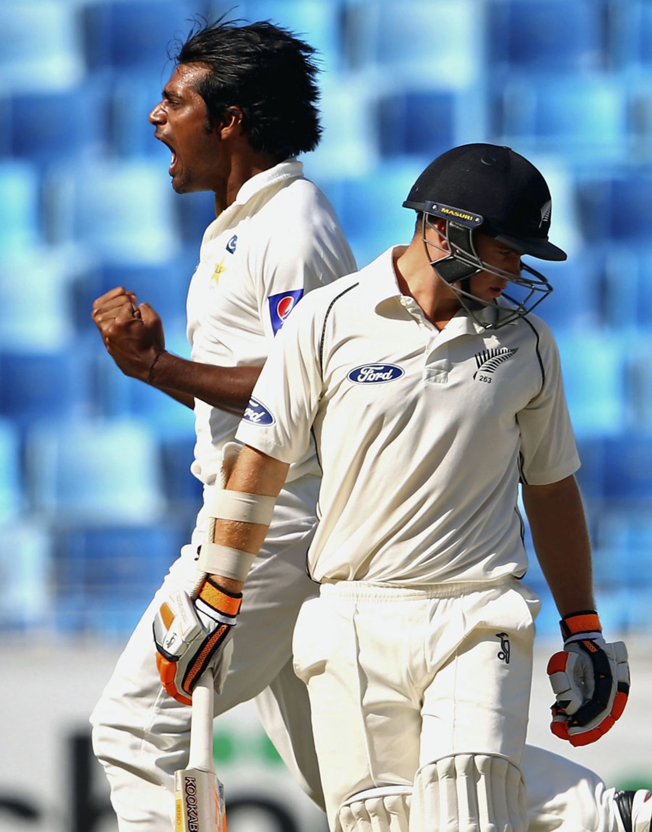 Rahat Ali celebrates after dismissing Tom Latham, Pakistan v New Zealand, 2nd Test, Dubai, 2nd day, November 18, 2014