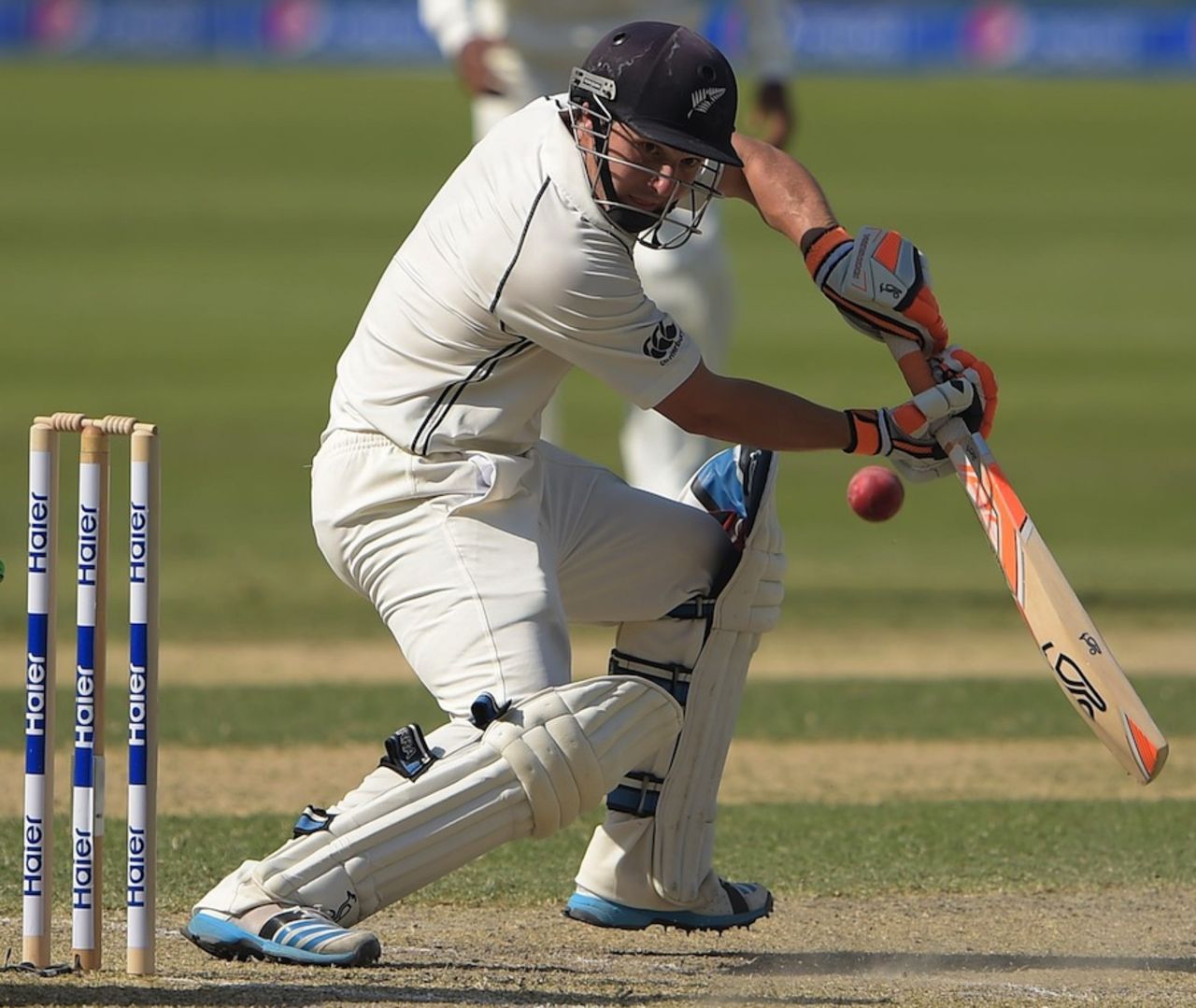 BJ Watling dabs the ball late, Pakistan v New Zealand, 2nd Test, Dubai, 2nd day, November 18, 2014