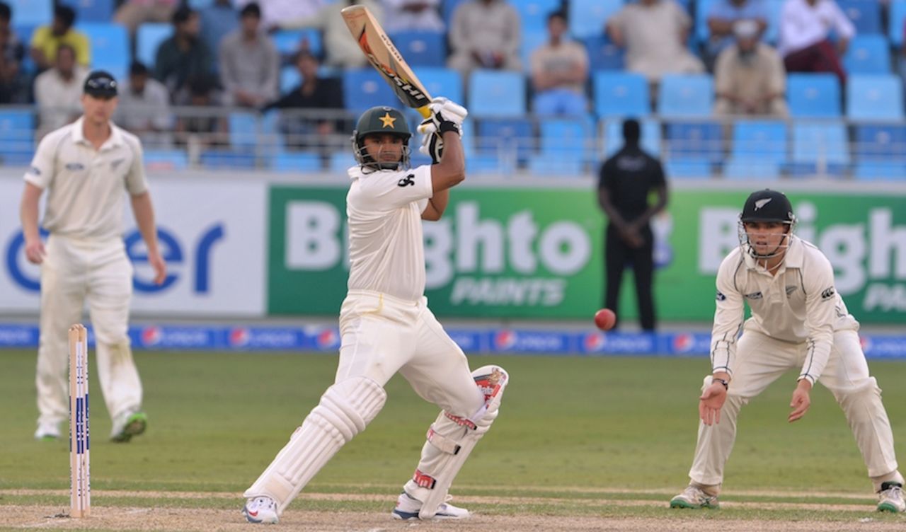 Azhar Ali targets the off side, Pakistan v New Zealand, 2nd Test, Dubai, 2nd day, November 18, 2014
