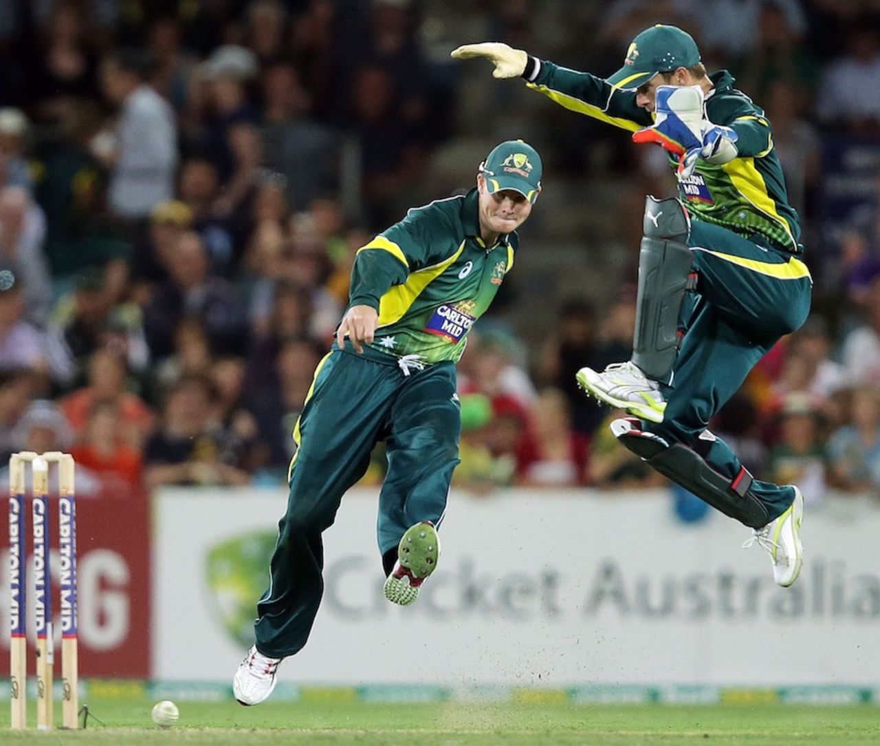 Steven Smith and Matthew Wade in a football moment, Australia v South Africa, 3rd ODI, Canberra, November 19, 2014