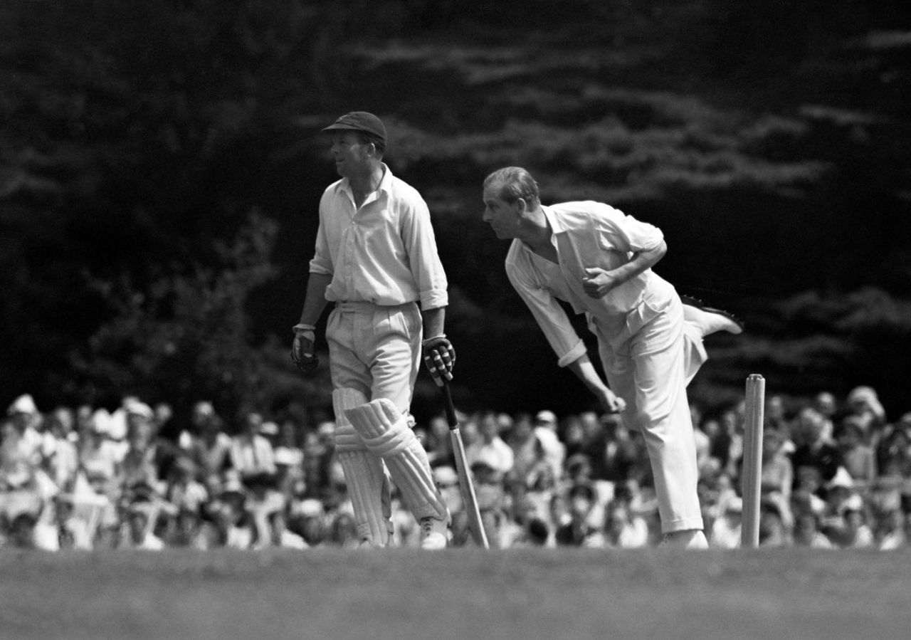 The Duke of Edinburgh bowls, Duke of Norfolk XII v Duke of Edinburgh XII, Arundel, August 2, 1953