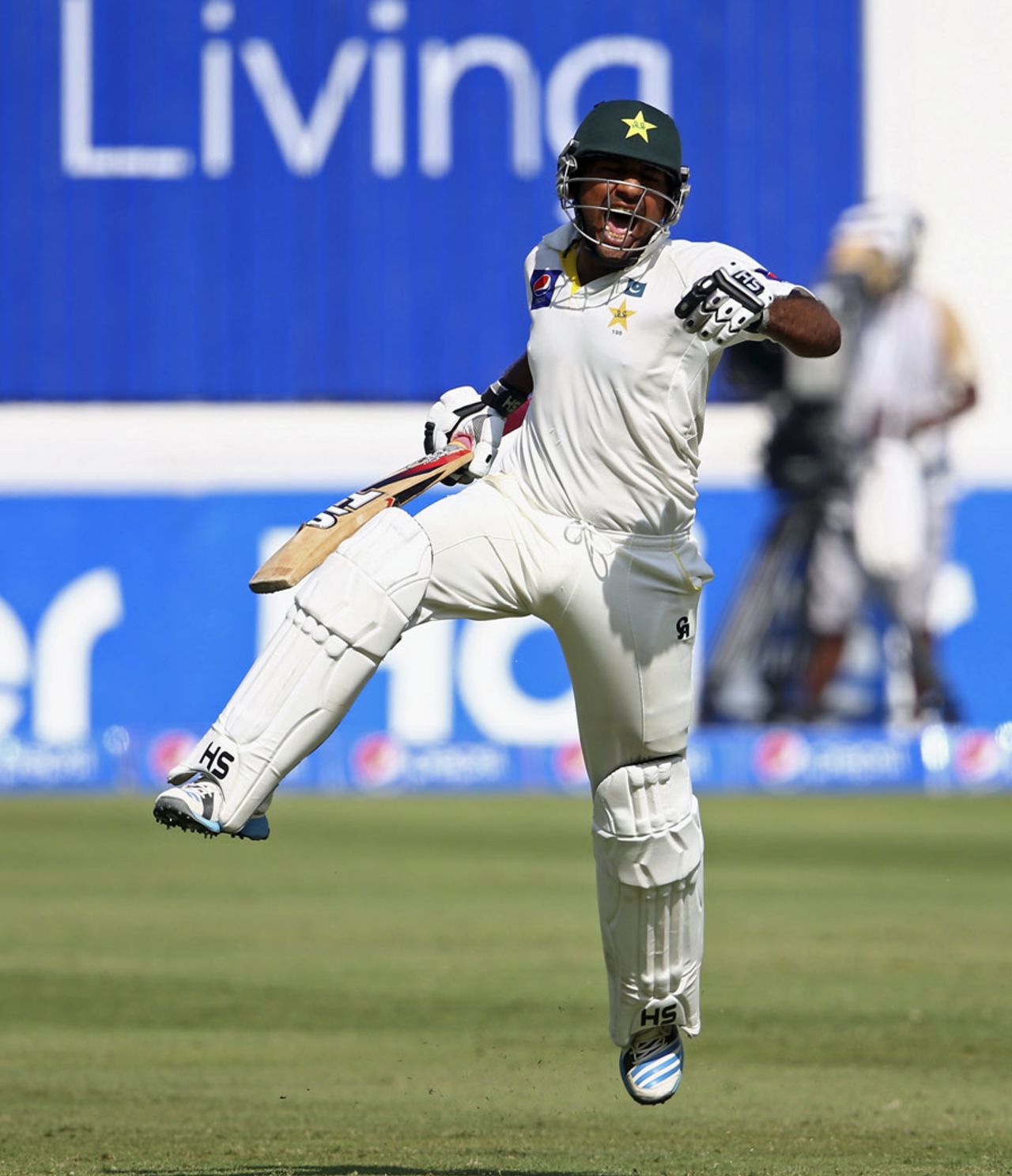 Sarfraz Ahmed exults after scoring his third Test century of the year, Pakistan v New Zealand, 2nd Test, Dubai, 4th day, November 20, 2014