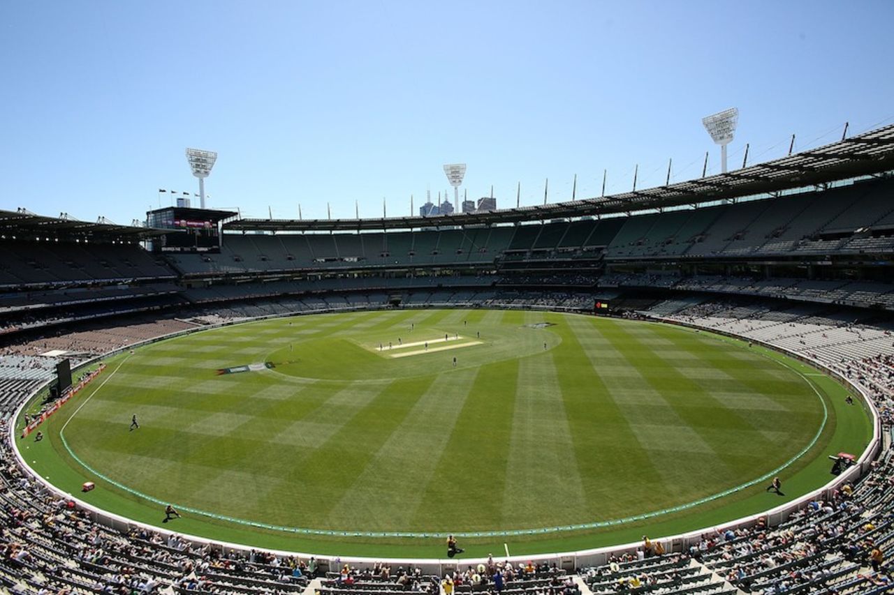 Largely empty stands at the MCG at the start of the game, Australia v South Africa, 4th ODI, Melbourne, November 21, 2014