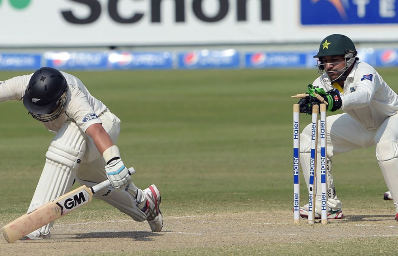 Ross Taylor is stumped off Yasir Shah for 104, Pakistan v New Zealand, 2nd Test, Dubai, 5th day, November 21, 2014