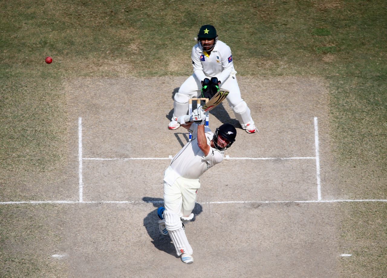 Mark Craig tees off during his cameo, Pakistan v New Zealand, 2nd Test, Dubai, 5th day, November 21, 2014