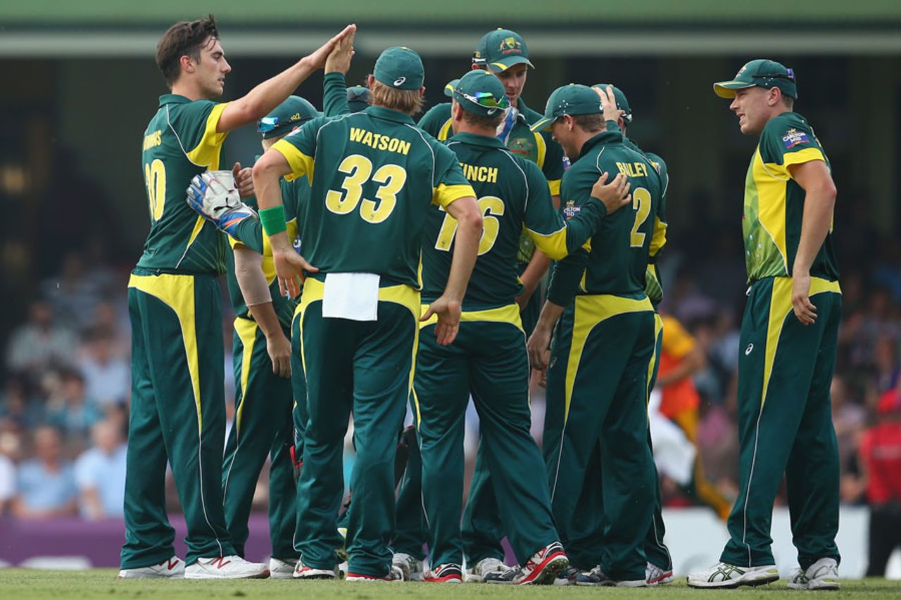 Pat Cummins is congratulated after a wicket, Australia v South Africa, 5th ODI, Sydney, November 23, 2014
