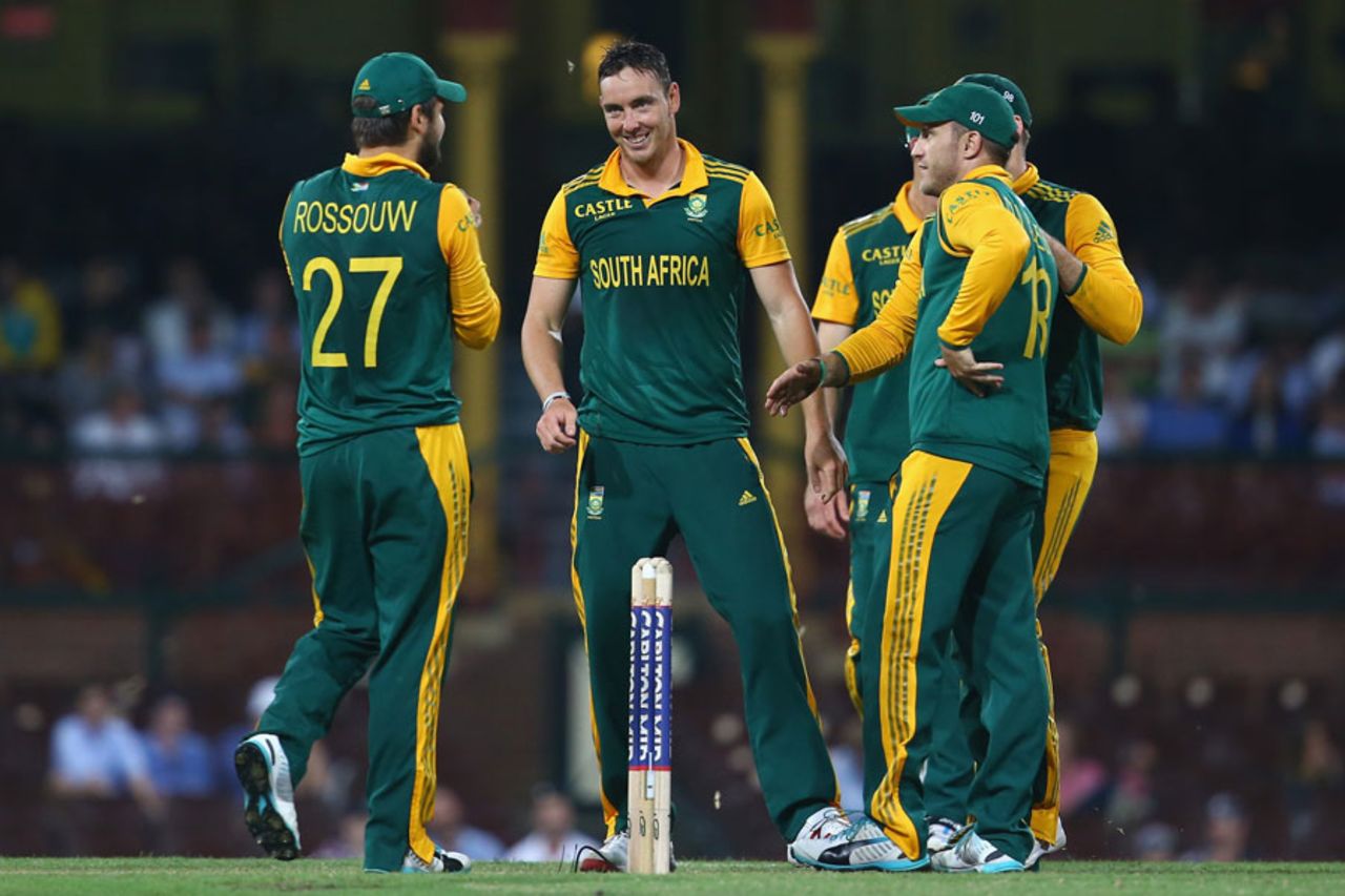 Kyle Abbott celebrates a wicket, Australia v South Africa, 5th ODI, Sydney, November 23, 2014