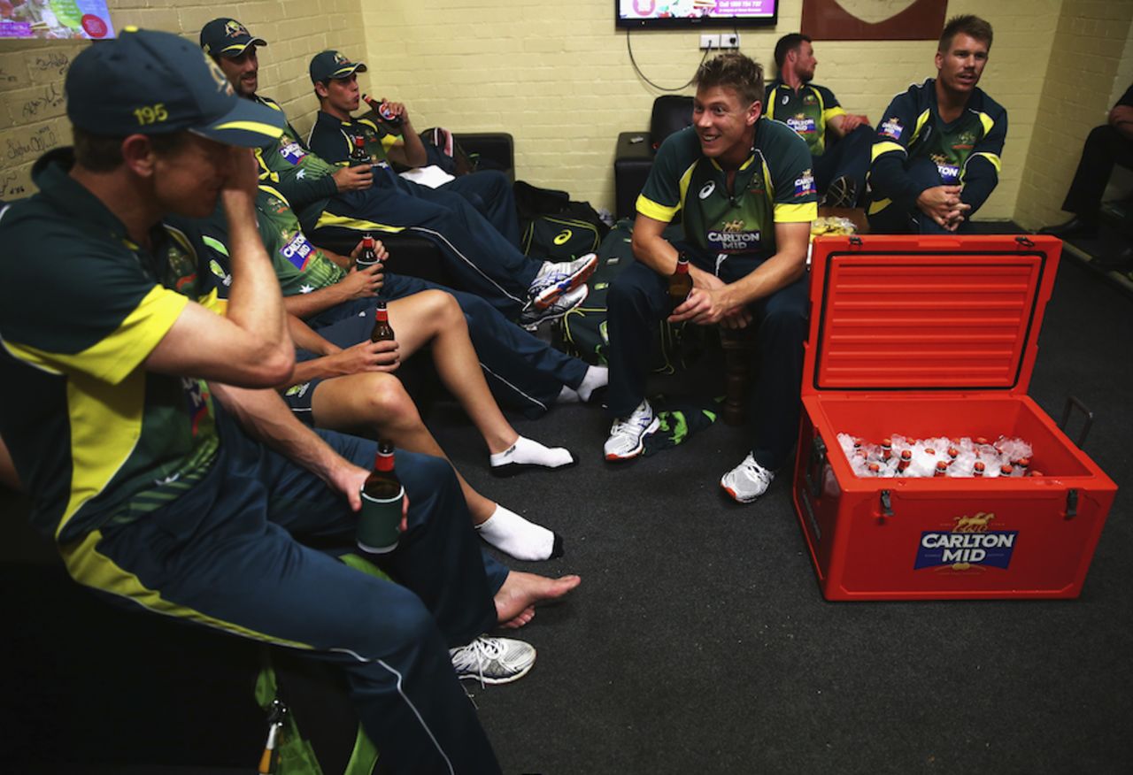 James Faulkner celebrates the win with team-mates, Australia v South Africa, 5th ODI, Sydney, November 23, 2014