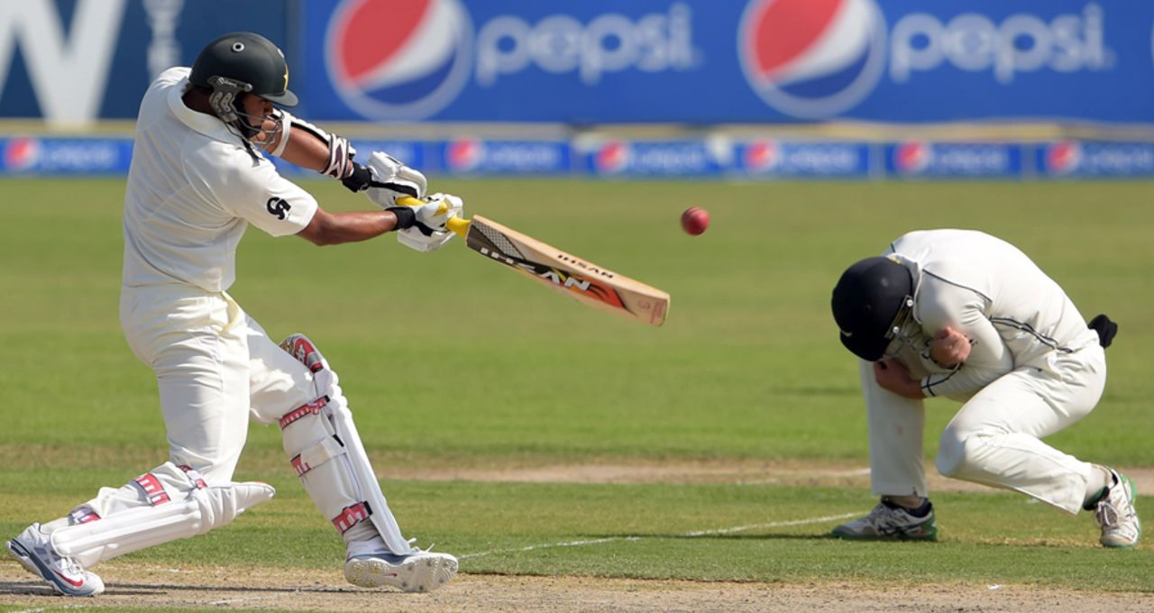 Azhar Ali sends one short leg's way, Pakistan v New Zealand, 3rd Test, Sharjah, 1st day, November 26, 2014