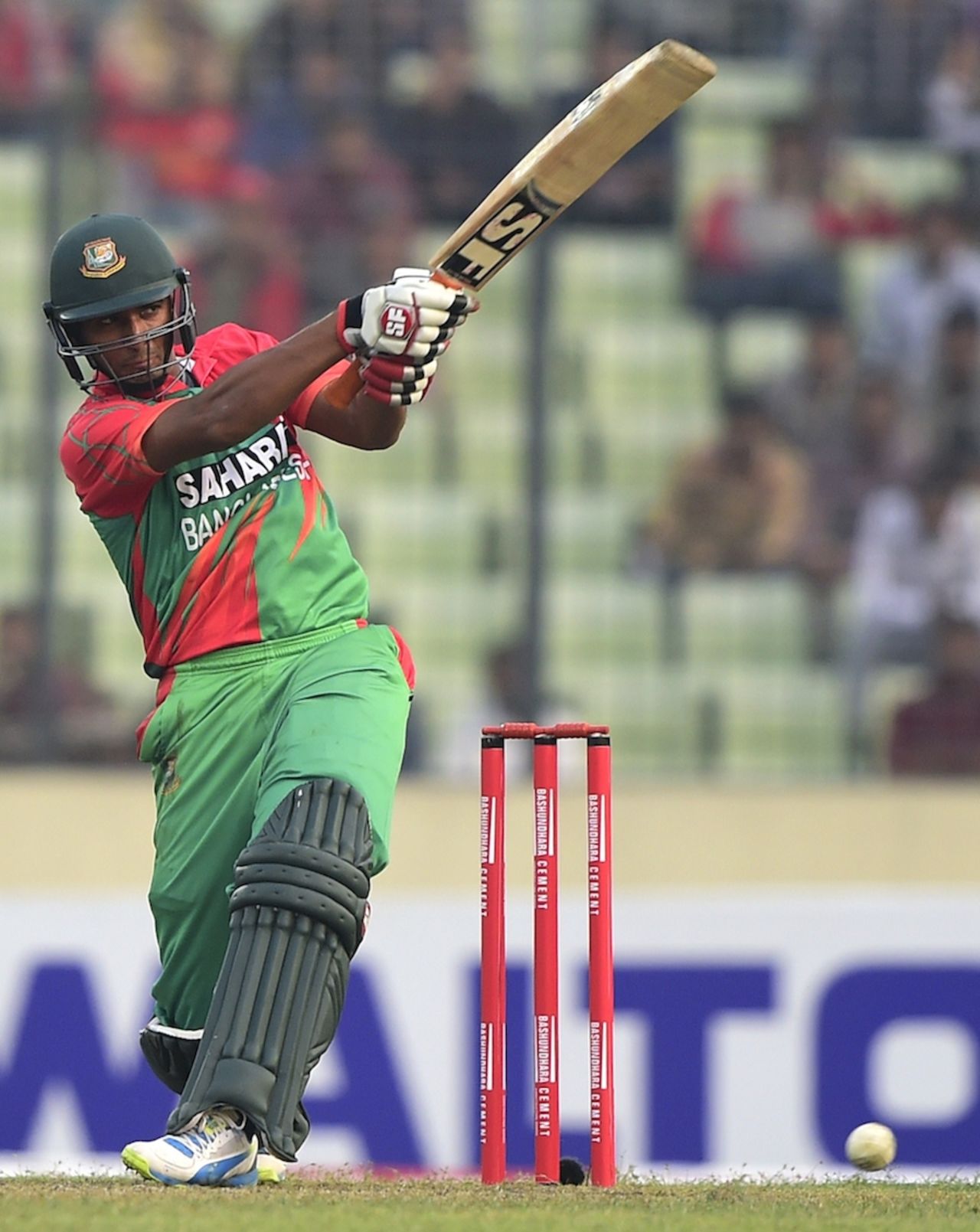 Mahmudullah targets the leg side, Bangladesh v Zimbabwe, 3rd ODI, Mirpur, November 26, 2014
