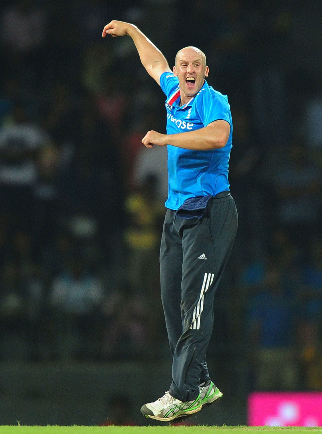 James Tredwell took two wickets in two balls, Sri Lanka v England, 1st ODI, Colombo, November 26, 2014