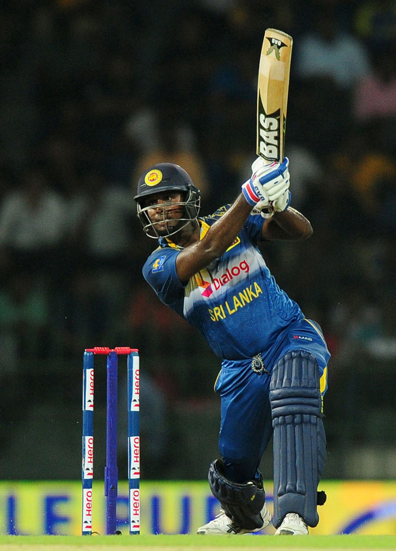 Angelo Mathews clubbed 33 off 24 balls, Sri Lanka v England, 1st ODI, Colombo, November 26, 2014