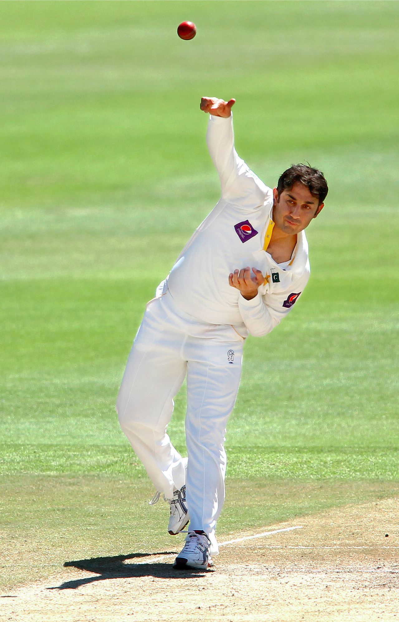 Saeed Ajmal bowls, South Africa v Pakistan, 2nd Test, Cape Town, 3rd day, February 16, 2013