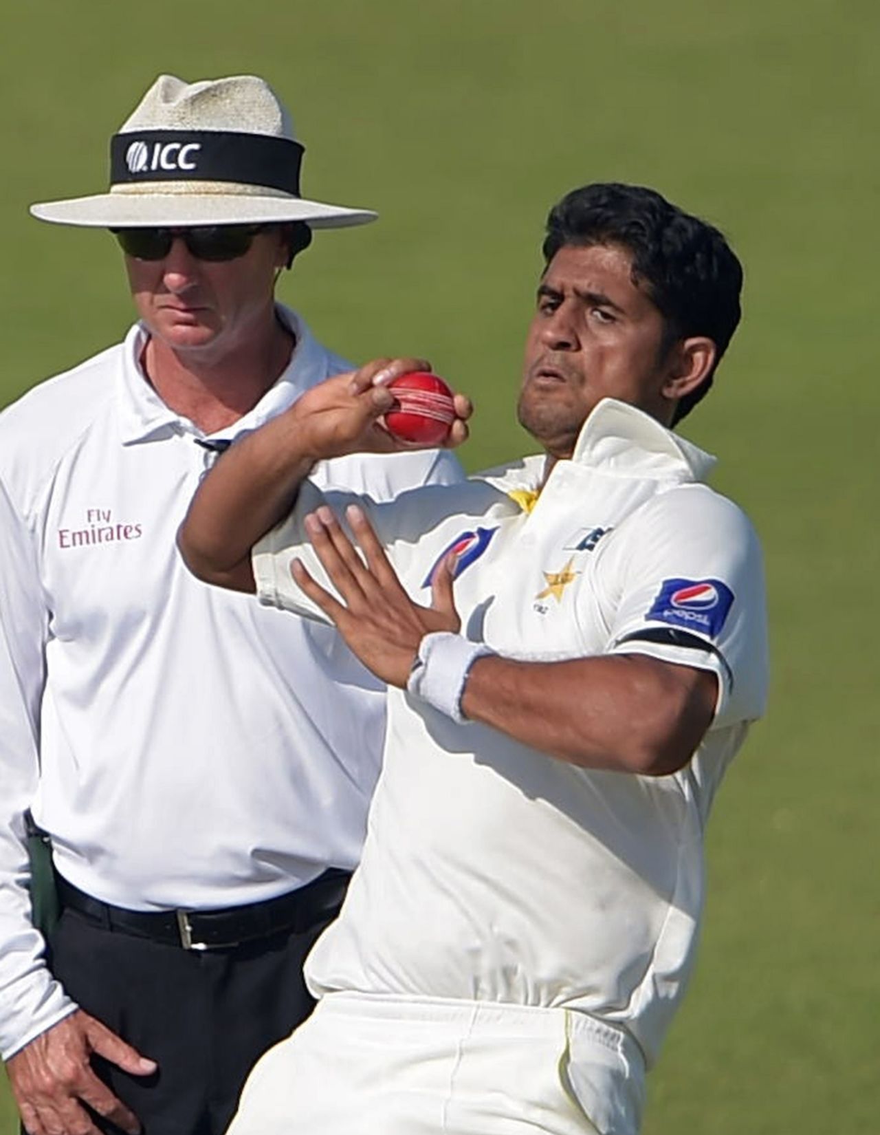 Mohammad Talha prepares to deliver the ball, Pakistan v New Zealand, 3rd Test, Sharjah, 2nd day, November 28, 2014