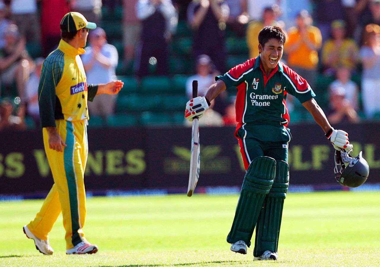 Mohammad Ashraful celebrates his century against Australia, Australia v Bangladesh, NatWest Series, Cardiff, June 18