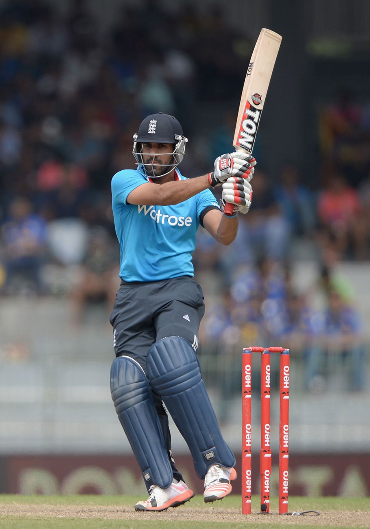 Ravi Bopara was again left with much work to do, Sri Lanka v England, 2nd ODI, Colombo, November 29, 2014