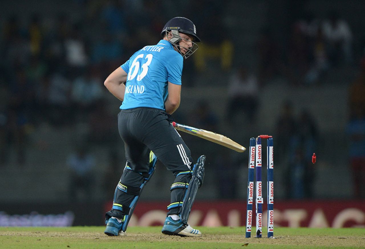 Jos Buttler was bowled off an inside edge, Sri Lanka v England, 2nd ODI, Colombo, November 29, 2014