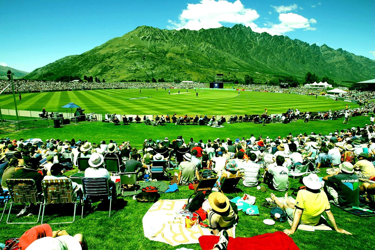 Spectators enjoy a day out in Queenstown, New Zealand v Sri Lanka, 1st ODI, Queenstown, December 31, 2005