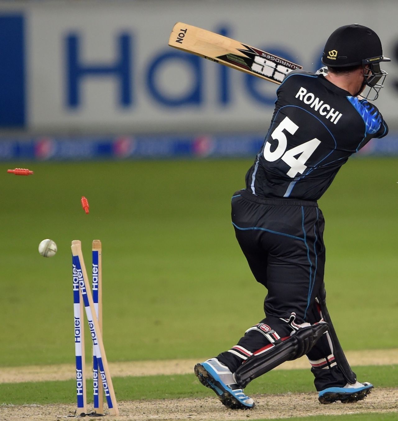 Luke Ronchi was bowled for 33, Pakistan v New Zealand, 1st T20, Dubai, December 4, 2014