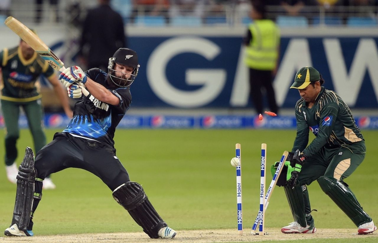 Anton Devcich plays down the wrong line and loses his middle stump, Pakistan v New Zealand, 2nd T20I, Dubai, December 5, 2014